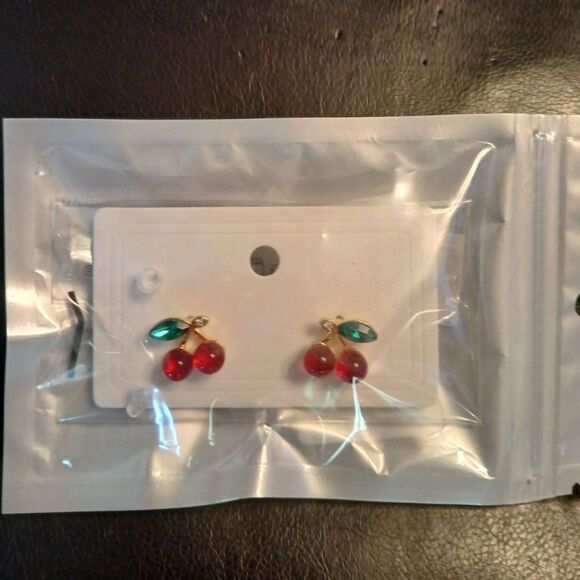 3D Red Cherry Cherries Stud Earrings Green Rhinestone Leaves - Picture 4 of 5